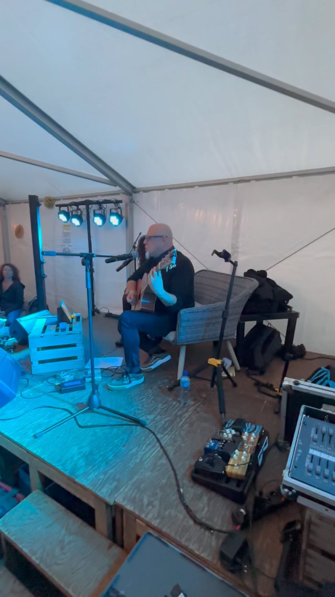 Chez « Elles », le show continue! En ce moment
C. GODIN & MAGGY LUYTEN!