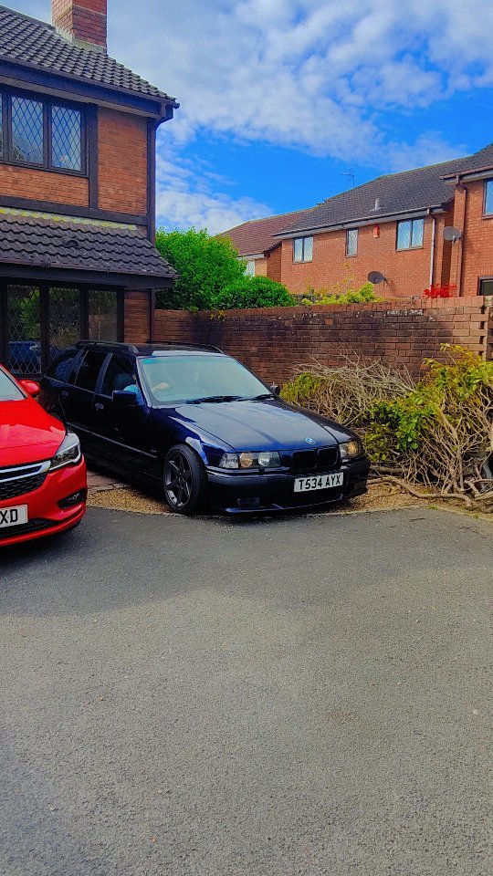 Sold!! But not by us 😫
We went to go see this e36 touring on our clients behalf. My client wanted to think it thru for a day, but by time we got home, it was sold.
We are currently in England, scouting and importing cars and parts.
#e36 #e36touring #e36wagon #e36m3 #bmwm3