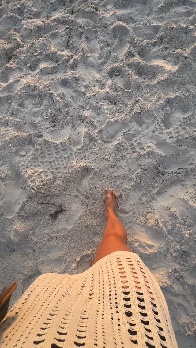 Sunset strolls ✨🧡
Treat yourself to a peaceful weekend getaway and watch the sunset from beautiful Clearwater Beach, FL!
🌴✨
@driftwoodcottagepalmharbor
•
•
•
•
#visitflorida #floridasunset #sunsetlover #floridabeaches