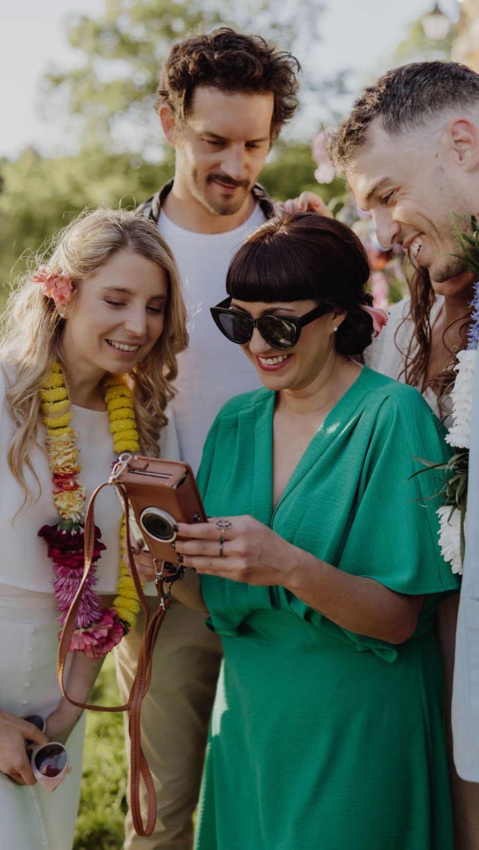 • 𝚃𝚎𝚗𝚍𝚎𝚛 𝚕𝚘𝚟𝚎
• Lovely people make lovely souvenirs 🌈
• W/ ☀️ @opetitbonheur64 🏺 @benja___main 💛 @charlotterecoq @macdjone
🍿 @feelgoodmovie.fr 👰🏼♀️ @madameestcouturiere
🎀 @elodiecourtat 💋 @cindyaddict64
👗 @loela_boutique 🕶️ @maisondaignas @andywolfofficial 💍 @naam_joaillerie
🍽️ @casashops_france @casashops 💌 @ysalabel
🍹 @mlaboum 🌴 @nathlaucreations
🏁 @npa_evenements 🪑 @les_receptions_de_julia
🌊 @sweetiesstore.
#wedding #happypeople #couples #lovers #mariage #photodemariage #photobooth #photoboothwedding #frenchwedding #gettingmarried #wedding2025 #mariage2025 #weddingcontent #weddingplanner #altwedding #coordinationjourj #bordeauxmaville