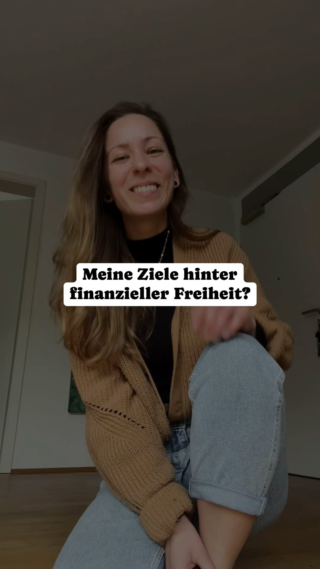 Was ist dein tieferes Wunsch hinter dem Ziel finanzielle Freiheit? 🤔
Mehr Geld und finanzielle Freiheit ist kein Wunsch, der einfach mal so entsteht, nur weil es gerade Hype ist!
Ich glaube, dass es tief in unserem Herzen IMMER ein größeres und bedeutenderes Bedürfnis gibt, das dadurch befriedigt werden möchte.
Bei mir ist es das Bedürfnis, einfach mehr Zeit für mich, meine Freunde und Familie zu haben.
Reisen zu gehen, wann immer ich will und auf nichts zu verzichten. ✈️🥂👫🏻
Ich will mein Leben jeden Tag in vollen Zügen auskosten und genießen, alles ausprobieren und einfach frei entscheiden können, worauf ich heute Lust habe. Wer weiß, wie lange einem dafür noch Zeit bleibt, oder?
Ich weiß, finanzielle Freiheit klingt oft sooo groß und überwältigend.
Aber wenn du früh anfängst und mit der richtigen Strategie arbeitest, ist es einfacher als du denkst 😉
📌 SPEICHERE dir dieses Reel unbedingt ab, um die Schritt-für-Schritt Anleitung, die ich dir gleich zeige, auch später wiederzufinden📌
Und hier die Anleitung:
1️⃣ Verschaffe dir einen Überblick über alle deine Geldbewegungen
2️⃣ Optimiere zuerst alle Ausgaben. Überprüfe dafür deine Fixkosten und vergleiche deine Versicherungen und Verträge
3️⃣ Erhöhe deine Einnahmen. Sei dabei ruhig kreativ, denn mit allem kann man Geld machen
4️⃣ Folge mir auf @level.up.your.money um keine weiteren Beiträge mehr zu verpassen 🫶🏼😁
‼️ Den letzten und entscheidensten Schritt findest du aber in den Kommentaren!
Dir ist das alles zu pauschal? Du weißt trotz aller Infos und Anleitungen im Internet nicht, wo du anfangen sollst?
Dann bist du bei mir genau richtig!
In meinem THE MONEY BOOST 1:1 Coaching & Mentoring Programm nehme ich dich an die Hand und gehe den Weg der Umsetzung mit dir gemeinsam!
Alle Infos und den Link zur Anmeldung für ein kostenloses Erstgespräch findest du in meiner Bio!
#geldbewusstsein
#finanzenfürfrauen
#finanzenfüranfänger
#moneymindset
FINANZIELL ERFOLGREICH
GELD SPAREN
FINANZMANAGEMENT