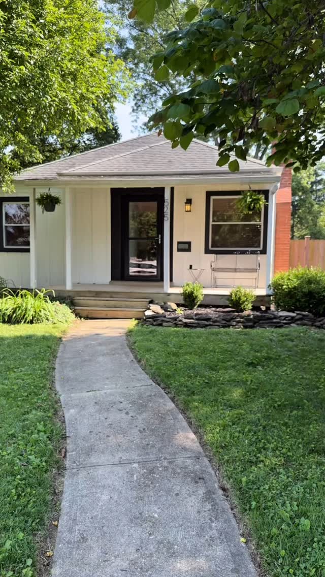 🎥✨ COMING SOON – 525 E Como Ave ✨🎥
Charming, thoughtfully updated, and surprisingly spacious — this Clintonville bungalow packs a serious punch at 800 sq ft 🏡💫
Soaked in natural light, full of original hardwood charm, and featuring a custom kitchen with oak cabinets + concrete counters, this home lives way larger than expected.
💛 2 beds, 1 bath
🌿 Fully fenced yard
☕ Covered front porch + cozy screened-in back porch
📍 Walkable to Studio 35, Yellow Springs Brewery, and all the Clintonville favorites
Perfect for first-time buyers or downsizers who don’t want to compromise on style or location.
📲 Listing agent: @kelli.aquila
🎬 Videographer: @kevinmaasmortgage
🏠 @homeroundsrealty
DM me to schedule a showing or tag your house-hunting bestie 🏡👇
#ComoCutie #ClintonvilleLiving #ColumbusRealEstate #JustListed #BungalowGoals #ColumbusHomes #MoveInReady #OhioHomes #ColumbusRealtor #YellowSpringsBrewery #KelliAquilaRealtor #KevinMaasMortgage