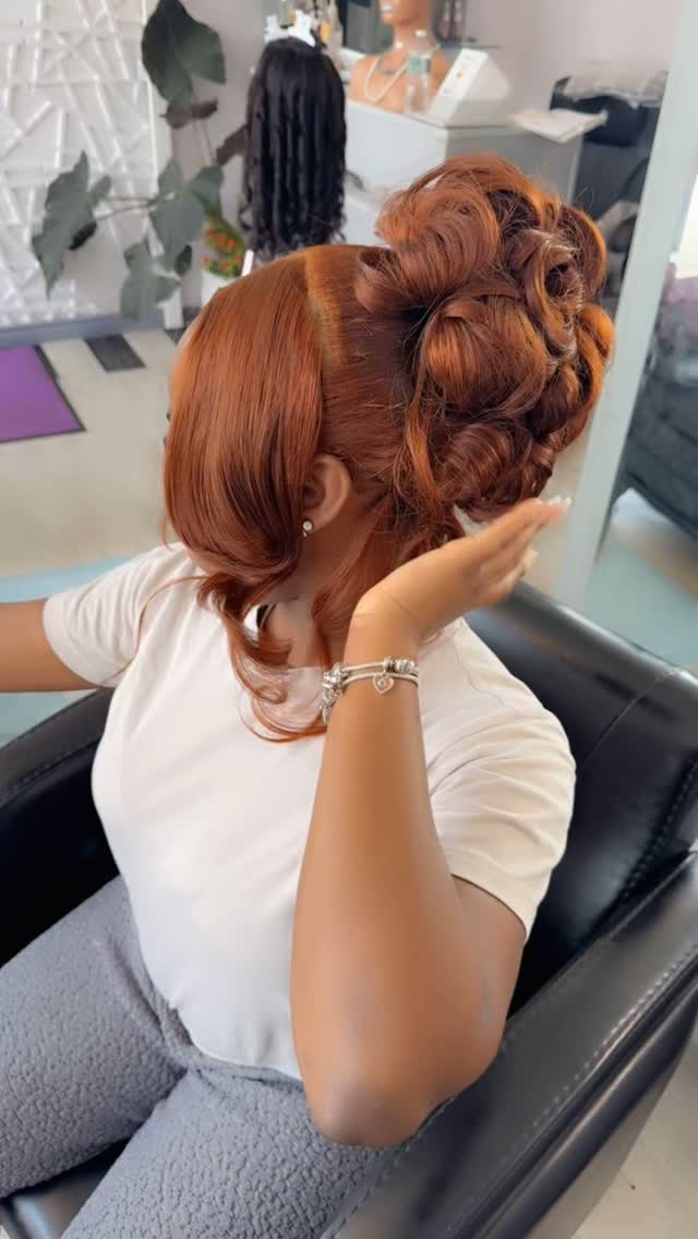 Updo Goals 👑✨
This gorgeous updo was created using a frontal wigs, styled to perfection for her special occasion. Elegant, secure, and flawless from every angle! 💇🏽♀️💫
Whether it’s for a wedding, birthday, or any glam moment—you deserve a look that stuns.
✨ Shop your custom wig today at www.getglamdollz.com
#FrontalWigUpdo #GlamDollzBeauty #SpecialOccasionHair #UpdoSlay #WigGoals #protectivestyle