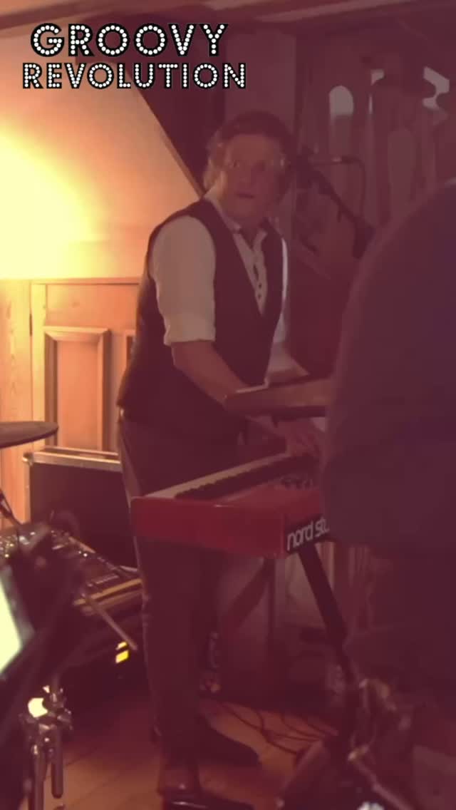 Little snippet for you of some new TRIO videos that were graciously filmed for us by the lovely @amylouisephoto1 🫶🏻
Filmed at @theploughinneaton this is a cover of Harry Styles - As it Was
#asitwas #harrystyles #ploughinneaton #ploughinneatonwedding #weddingband