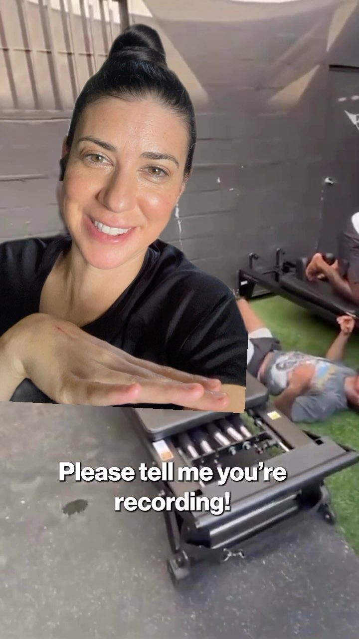 #pilates requires significant core control and is a delicate balance of strength and coordination. Even an elite athlete was surprised at the skill level needed lolz.
Hope @stefondiggs ok and got back on the saddle hahahaha #coreworkout #corestrength #peakperformance #drjulia #postureexercises #posture