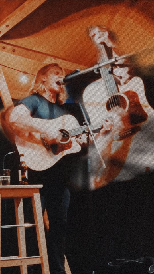 Live next Saturday @huisamsee Hergiswil NW. Looking forward to c u there🤩🎶🎸
Livin' la vida loca - 🎙Ricky Martin - 🎼 Desmond Child
#livinlavidaloca
#rickymartin
#singer
#desmondchild
#1999
#1999song