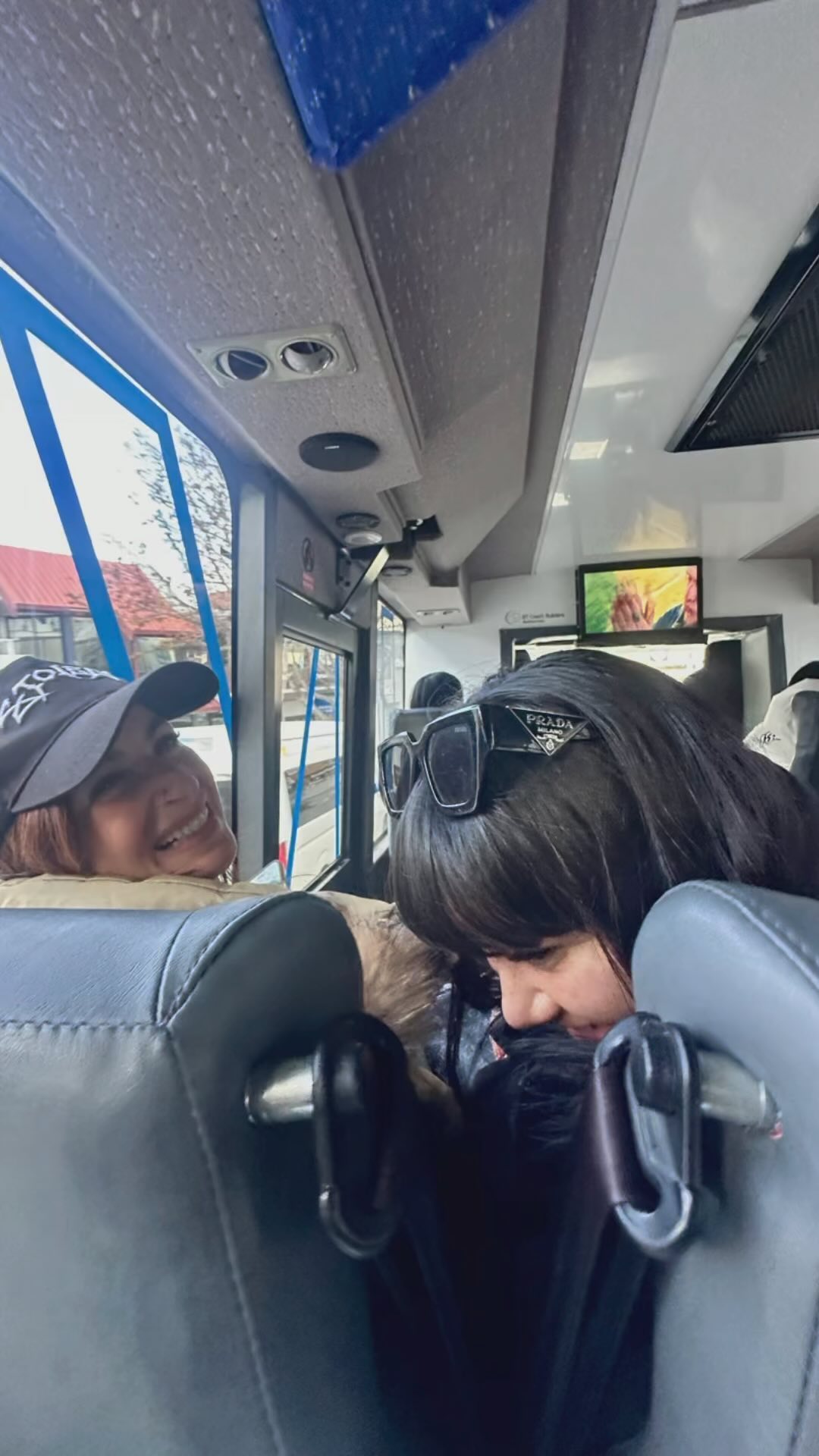 JUST WHAT I NEEDED A GIRLS TRIP TO QUEENSTOWN, WAS FULL OF LAUGHING, DRINKING, EATING, DANCING, SCARED FOR MY LIFE AND HEAPS OF FUN. #dani'sbirthdayweekend #icebar #ajhackettbungynz #queenstown #snow #cocktails #friends #goodtimes #hotpools #nevisswingnz #māoriartist #carver #contemporaryjewellery #lotsoflaughing #stonehunter #southislandnz #aotearoanz🇳🇿