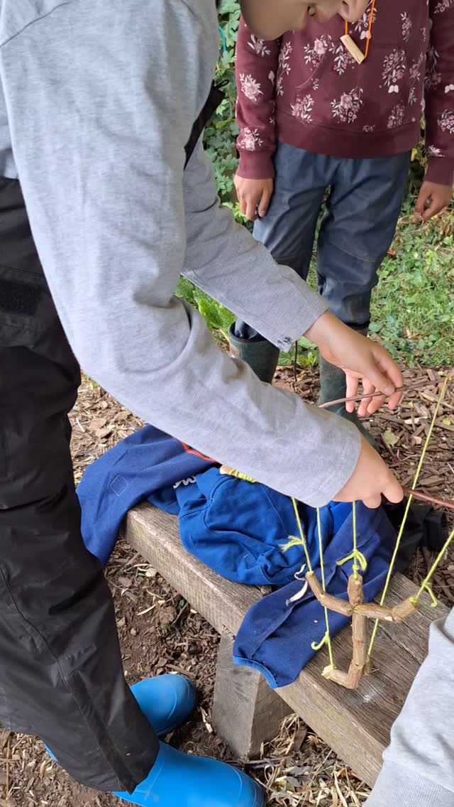 We're celebrating the trees growing on our site. This week the magical elder came centre stage.
We had a poem by @wildwoodadventuresbristol giving all the amazing properties of elder.
Some of them made beads containing secret messages for power & protection.
I love this puppet!
#elder #kidswithtools #wooddesign #natureconection #outdoorlearning