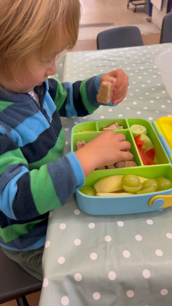 - The Perfect Lunch Box -
We love to encourage healthy choices, often sharing our nursery healthy swaps with parents so they can be mirrored at home. This family have chosen to swap white bread for wholemeal bread, a much more nutritious choice!
#lunchboxideas #eyfsfoodactivities #eyfsideas #earlyyearslearning #earlyyearsactivities