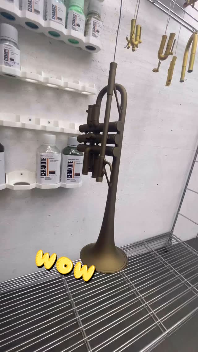 Trompet in @cerakote H-148 Burnt Bronze and H-122 Gold for our friend @haagbrass
#cerakote #cerakotethatshit #custom #cerakotemafia #cerakotemilitia #cerakotecertified #trumpeter #trumpets #trumpetlife #trumpetsolo #trumpetlove #trumpetist #trumpeters #trumpet #music #jazz #musician #band #trumpetplayer #livemusic #brass #trombone