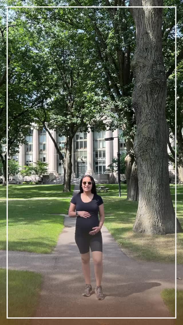 Feeling the heat? ☀️ Here’s how to stay moving safely this summer — whether you’re bumpin’ or just had a baby!
➡️ Morning walks
➡️ Working out Indoors / Reformer
➡️ Water-based movement