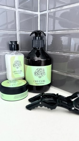 Say hello to flawless curls with Oh Curl Salon's signature products! 👩🏻🦱✨ Whether you're looking for definition, moisture, or shine, we've got your curls covered. Embrace every twist and turn with products designed to enhance your natural beauty.
🌟 #ohcurlsalon #curlgoals #haircare #TLV #tlvsalon #curlyhair