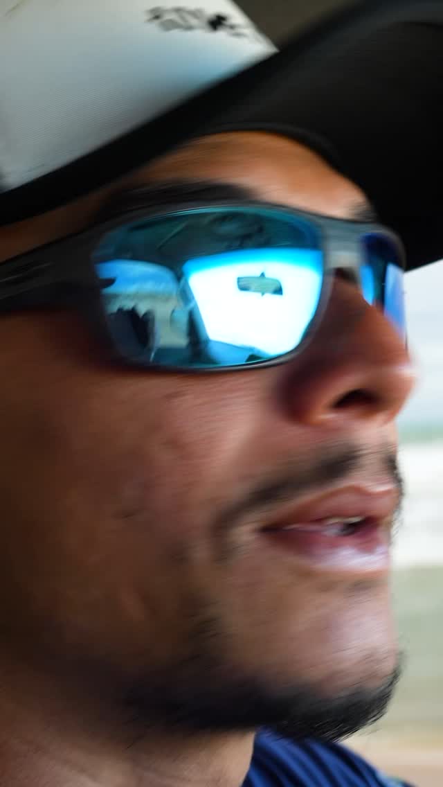 Confira como foi o nosso Downwind do Porto do Pecém até a Taíba! 🏄♂️🌊🌴
Com um instrutor experiente na água e um carro 4x4 de apoio pela orla, a aventura foi completa!
Muita disposição, alegria e paisagens incríveis marcaram esse dia inesquecível.
Vem viver essa experiência com a gente!
Entre em contato e saiba mais:
@kiteclasstaiba
(85)99110-5628
www.kiteclasstaiba.com.br
🎥 @betinhorosa