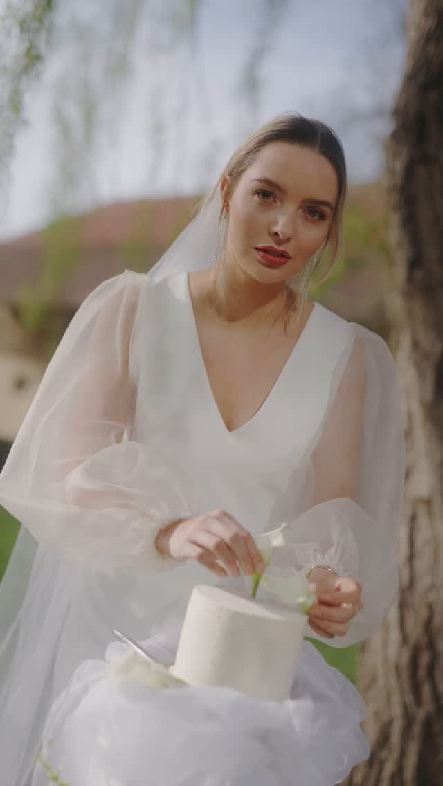 Pretty Little Baby 🤍🪩
.
.
Planung & Organisation: @asli.stylings @bahrstudios.de
Fotografie: @bahrstudios.de
Videografie: @thoselittlethings.de
Make-up & Hair: @asli.stylings
Content Creator: @amadimedia.de
Location: @schlossgut_lautenbach
Dresses Couple: @houseofzarif
Dresses Single Bride: @brautatelier_liebevoll
Jewelry: @schmuck.bluete
Stationery: @blattgoldmanufaktur
Cake: @konditorei_zimmermann
Flowers: @littlerose.ch
Wedding planner: @liamo.ch
Couple: @raketa__beauty @vi.ktor7530
Single bride: @sinaeloisa
#modernbride #destinationwedding #editorialbride #weddinginspiration #sony #weddingvideo #bridedress #weddingfashion #weddingphotographer #hochzeitsfotografinköln