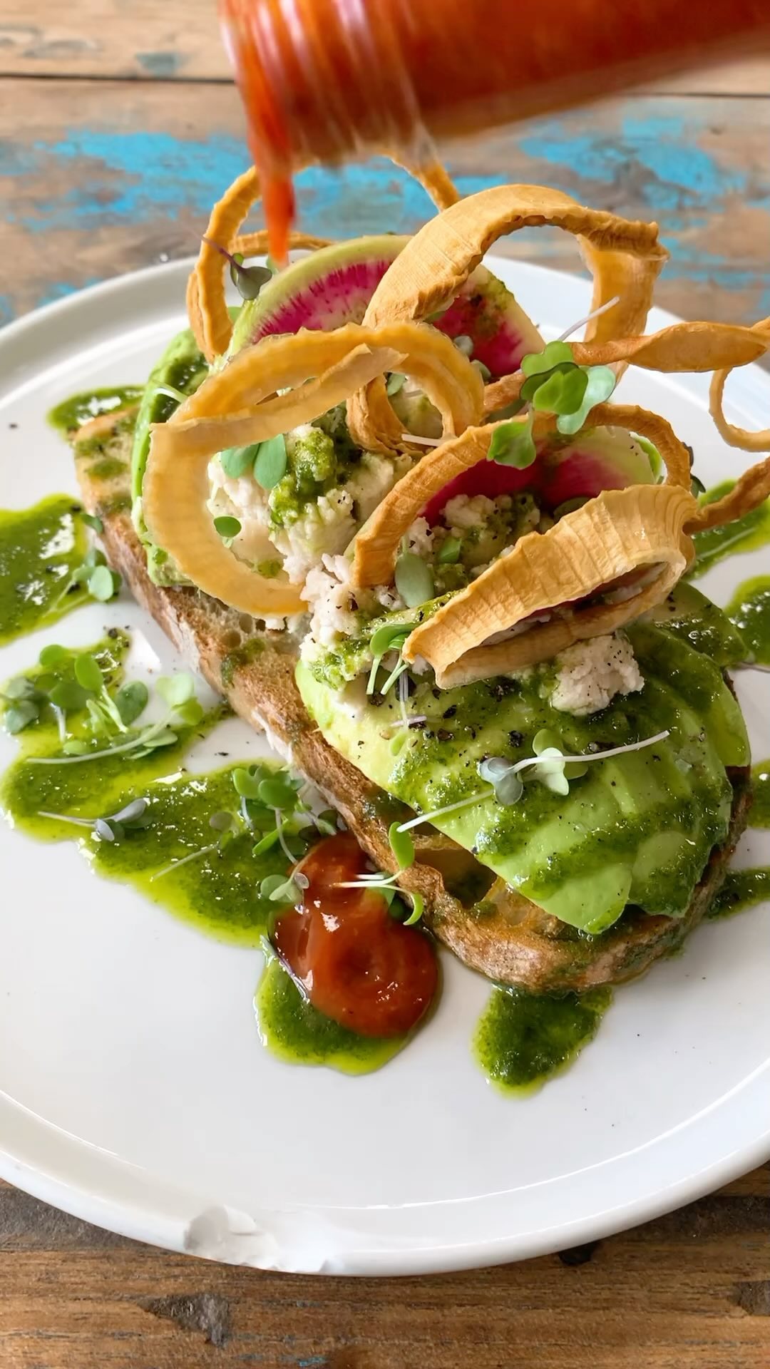 We love @organic_tree and their menu including ‘The Farm ‘Toast. They have all of our sauces too including the local favorite Roasted Habanero!