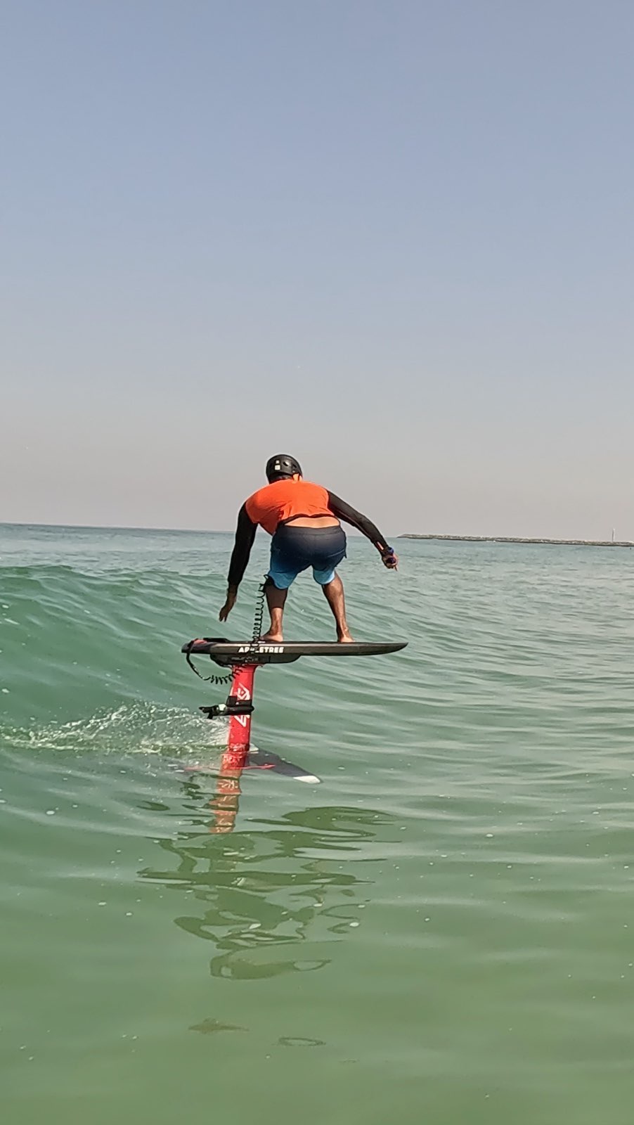 A quick recap of the super fun day we had today at @kitesurfbeachcenter, thanks @cjopenshaw for the edit 😁🤙🏼🔥
*
#foil #surf #prone #foildrive #axis #appletreesurfboards #kitesurfbeachcenter