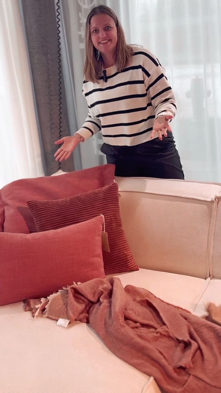 Markier die Person welche das Sofa so hinterlässt ;-) und folge uns für weitere Tipps und Tricks! #sofahacks #tippsundtricks