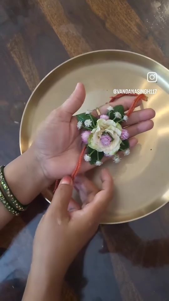 Biocarve Flower Rakhi Contest
भाई के लिए eco friendly राखी, क्योंकि बहन के साथ साथ धरती माँ की भी रक्षा करनी है!
Hence celebrating the special bond of siblings with rakhis made from nature’s finest.
Bravo to @vandanasingh117 who’ve blended artistry with eco-consciousness 🌸
#biocarveseeds #gardening #seeds Rakshabandhan #seedsowing