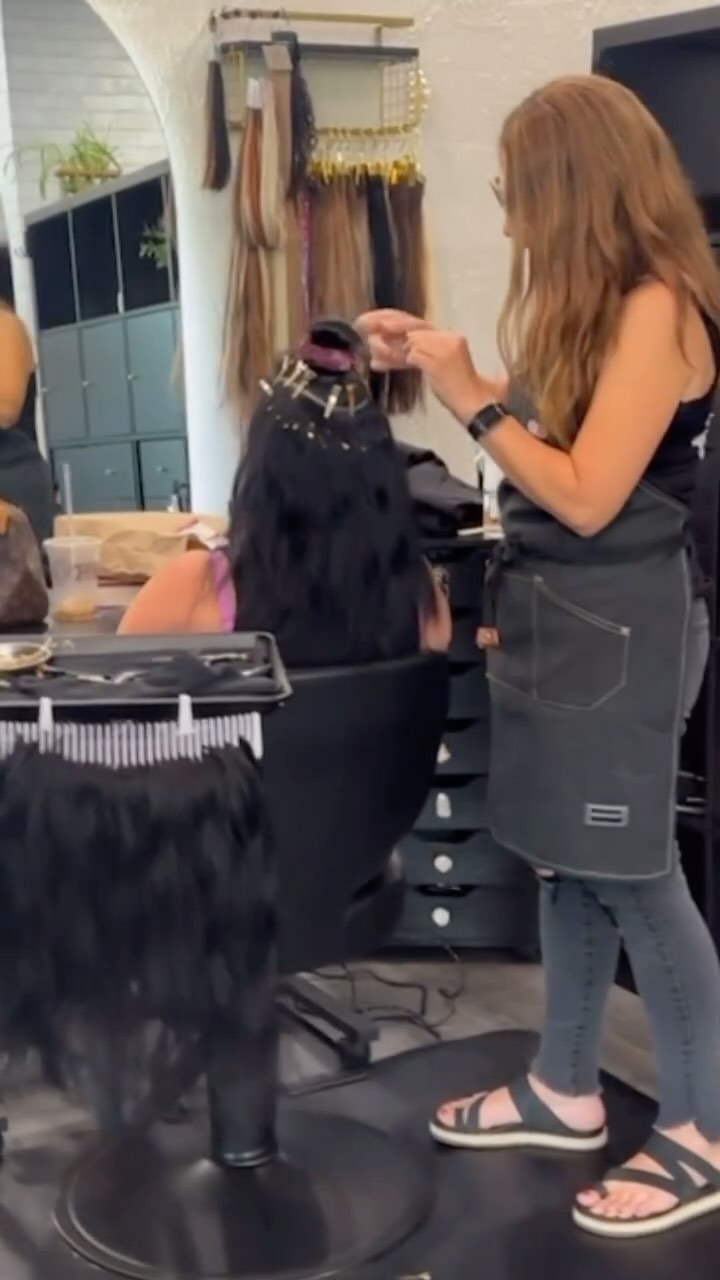 Done by our queen @hairwithsoulbymaria 😻 this transformation is absolutely stunninggggg!!!! This elite hair extensions queen is located at our Halfmoon Clifton Park location. Click the link in our bio to snatch your appointment or dm her 😉🫶