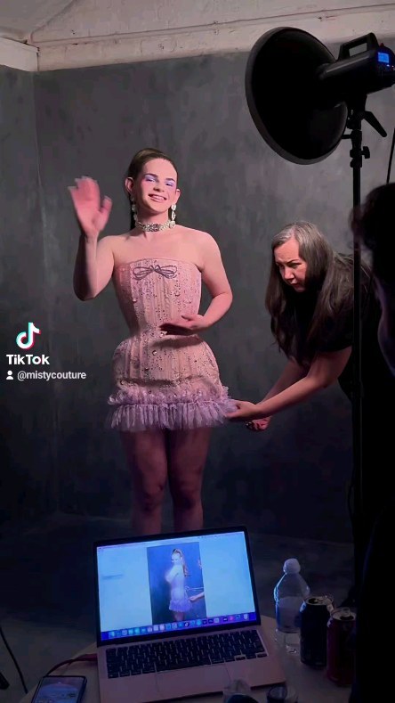 New collection - BTS shoot with the amazing @mattia_attorre @cokendrah @sheisvil @fernnyyfern @romanichal_botanical
Makeup by the incredible @ellis_atlantis amazing statement jewellery by @catacomb.saints
All sparkle by @crystalparadeuk of course! ✨️