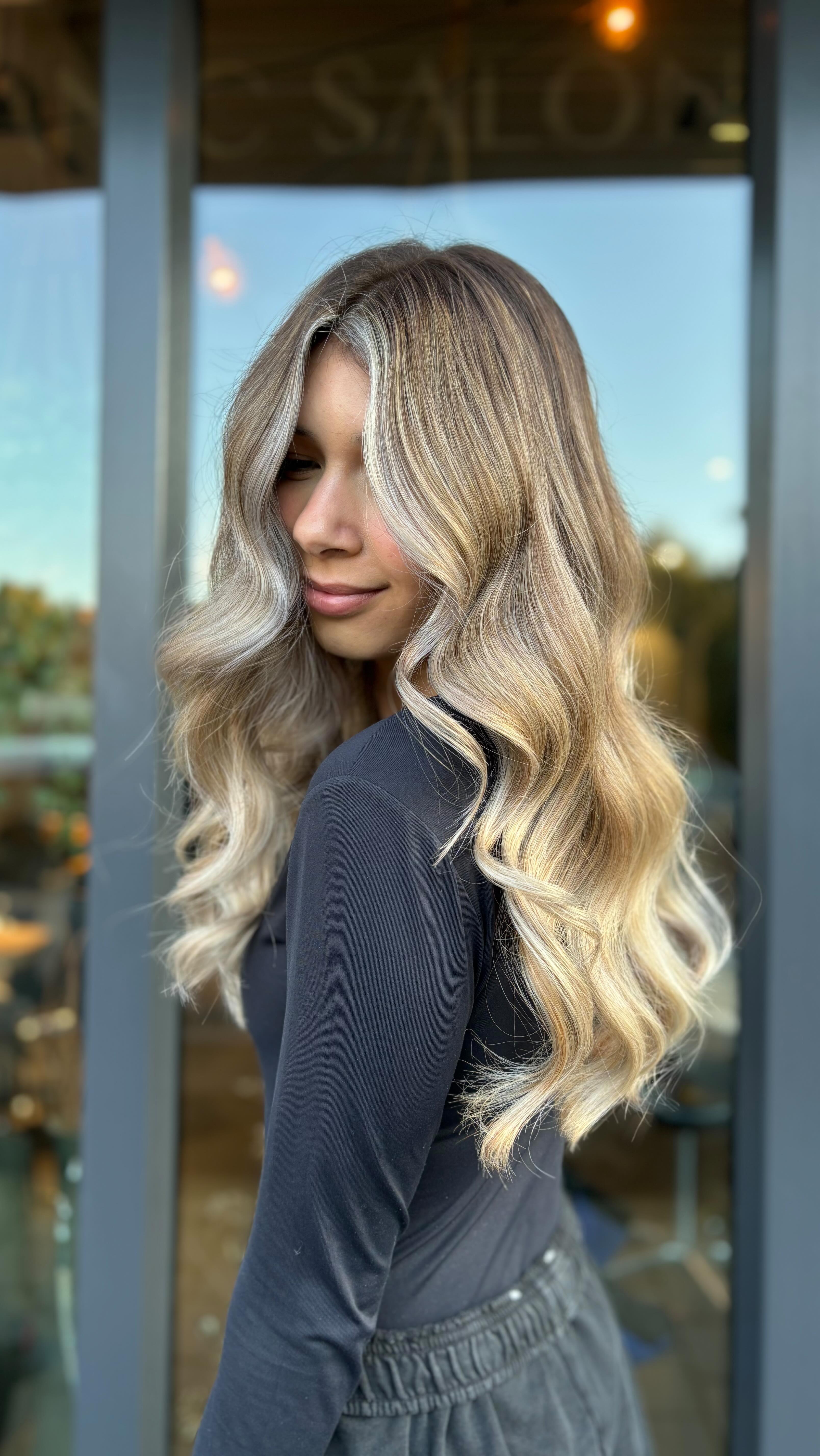 Transformation time! Watch @jessicaversteeg_ her journey from a dark brunette to a stunning blonde balayage at E Organic Salon.
After 3 months, she’s came back for her second session to go lighter while keeping her hair’s quality intact, while using only the finest biodynamic products by Oway, we achieved this gorgeous look in two sessions—keeping her hair healthy and beautiful along the way.
Want to start your own hair transformation journey?
Book an appointment through our website www.eorganicsalon.nl, or feel free to DM or WhatsApp us!
#EOrganicSalon #balayagetransformation #organichaircare #coolblondebalayage #brunettetoblondebalayage #ecosalon #japaneseheadspa #scalpcare #hairinspo #bestsalonnearme #balayageexpert #colorspecialists #oudrijswijk