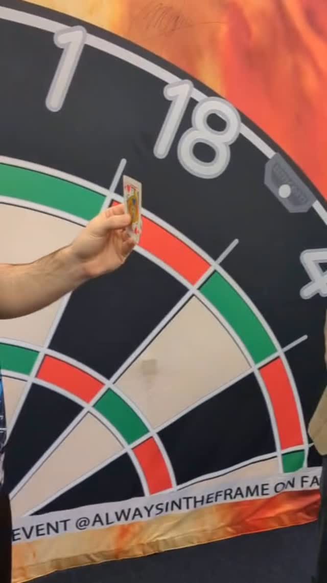 Doing magic for the World Number 1 😮💨 @lukehumphries180