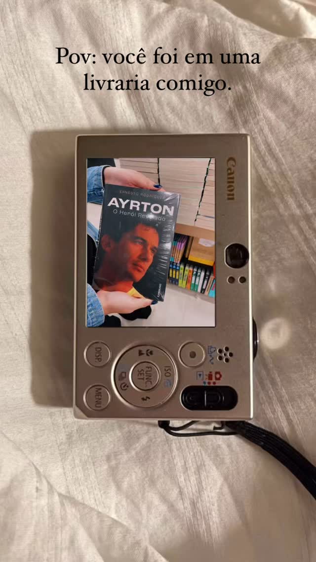 📚Nada como quem está sem dinheiro para passear por uma livraria, cheirar livros e tirar fotos para poder ver o preço pela internet depois.
#livros #books #bookstagram #reels #pov #feed #feedbook #bookinstagrammer #bookinsta #bookinstagrammer #reelsi̇nstagram #reelsvideo❤️ #viralreeĺs