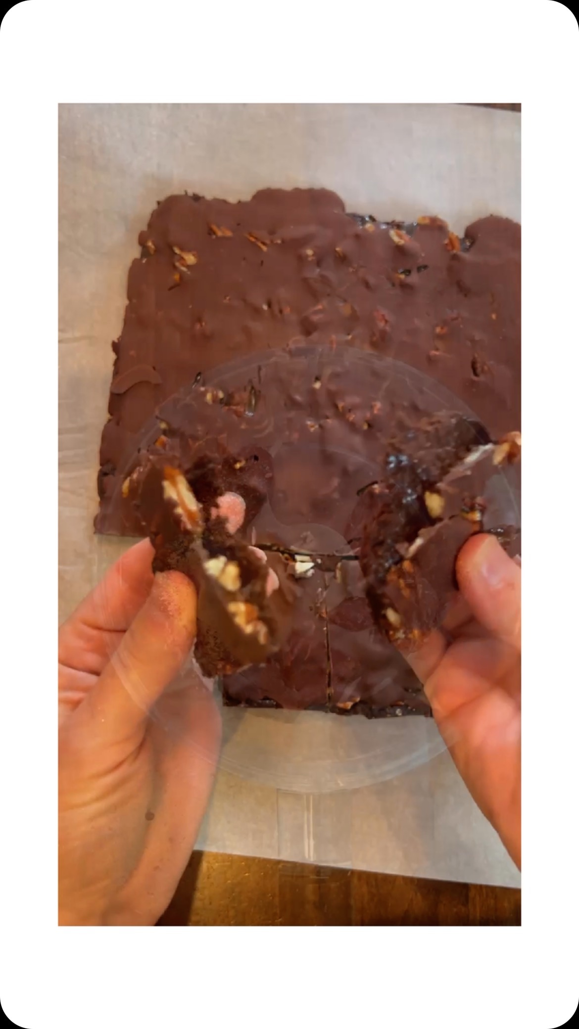 Craving something sweet but don’t want to turn on the oven? Say hello to my No-Bake Turtle Brownie Bark! This indulgent treat combines rich, fudgy brownie, gooey caramel, and crunchy pecans, all drizzled with chocolate. It’s the perfect easy dessert to satisfy your sweet tooth! You can replace some of the almond butter powder with chocolate protein powder and it still tastes fab! I actually used the viral olive oil caramel, and it’s delicious, but honestly I don’t love the
way it separates over time. So next time I’ll use date caramel, or coconut dulce de leche. The brownie is very sticky, it helps to either wet your hands a bit or use another piece of parchment to press it down.
Turtle Brownie Bark
1 cup medjool dates
3 Tbsp ground chia seeds
2 Tbsp ground flax seeds
2 tsp vanilla extract
½ cup milk of choice (I used chickpea for extra protein)
Wizz it up in the food processor until smooth, then add,
½ cup good quality cocoa powder
¾ cup almond butter powder (cashew or peanut would also work fine)
Press onto a piece of parchment. Careful because it is sticky!
Sprinkle with ½ cup chopped pecans and 4-5 Tbsp Caramel
Top with ¾ cup melted chocolate and freeze until firm.
Cut into pieces and enjoy!
#NoBakeDessert #TurtleBrownieBark #BrownieLovers #EasyDessert #FoodieFinds #InstaFood #VeganDessert#ChocolateLovers #CaramelLovers #PecanPerfection #ViralRecipe #refinedsugarfree #Foodstagram #FoodInspo #TreatYourself #Sweets #DessertRecipe #VeganDessert #HealthyTreats #HealthyAndHappy #your_lifestyle_doctors