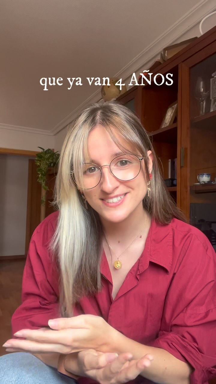 Ni medias noches, ni medias vidas. Muchos me habéis dicho que la parte hablada de 4 AÑOS es vuestra favorita (también es la mía) 🤎🌊
Venga, dónde vamos a cantarla en concierto?