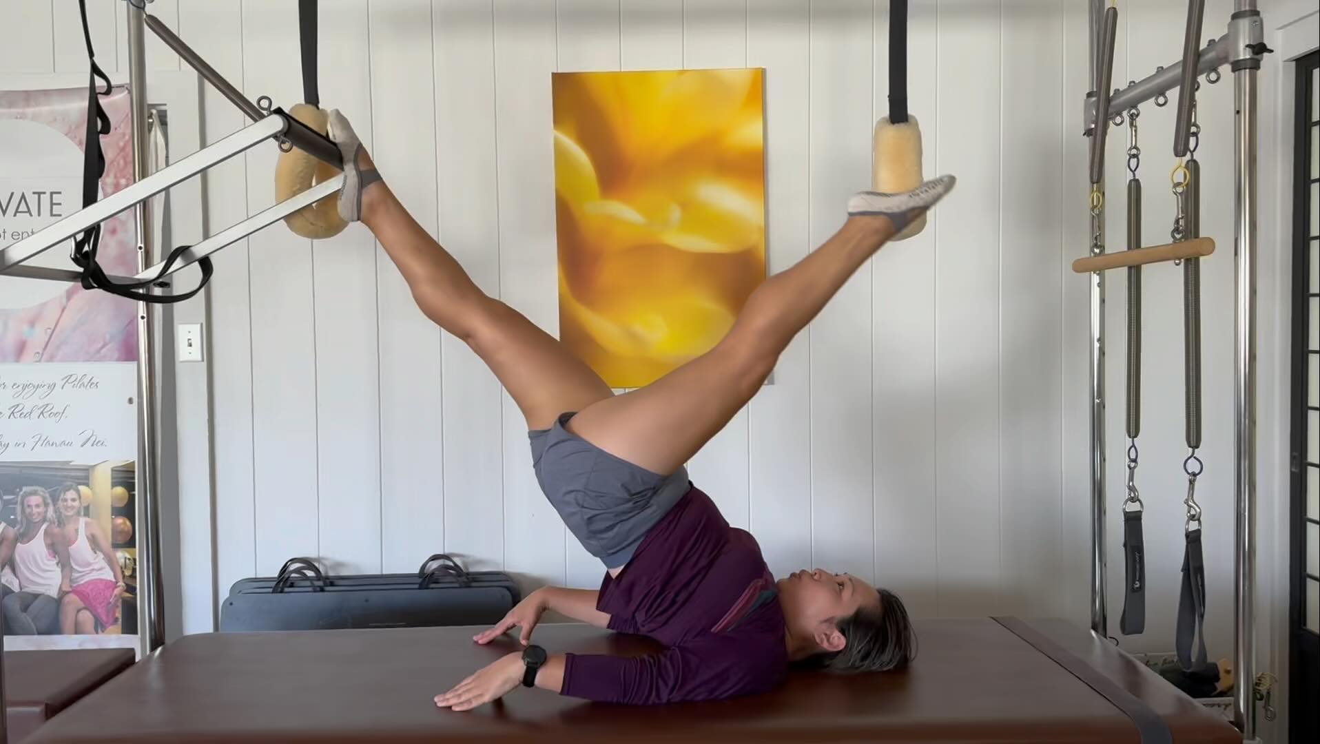 It’s always a leg day in Pilates. Client is making it look easy, but this requires lots of core & legs muscles to work all at once. Bravo! 👏 🙌 #thefirmpilates #cadillacpilates #pilateslovers #pilateslife #studiolife #pilates #pilatesfit #pilateshawaii #hawaiipilates #kahalapilates #islandlife #fitmom #balance