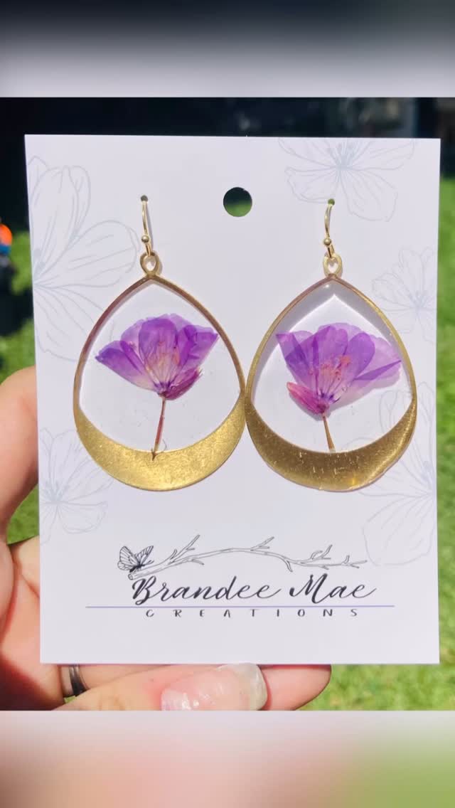 Wildflowers, frozen in time just for you 🌸🩷