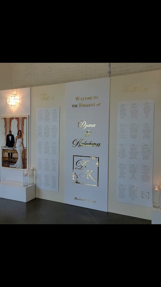 Definitely one of my favorite installs yesterday! Thank you @lebamstudioweddingdesign for always considering us and shout out to @genesisballroom for such a beautiful and well thought out space 🖤🖤
#seatingchart #luxuryweddings #luxeseatingchart #seatingchartideas #weddinginspo #seatingbackdop