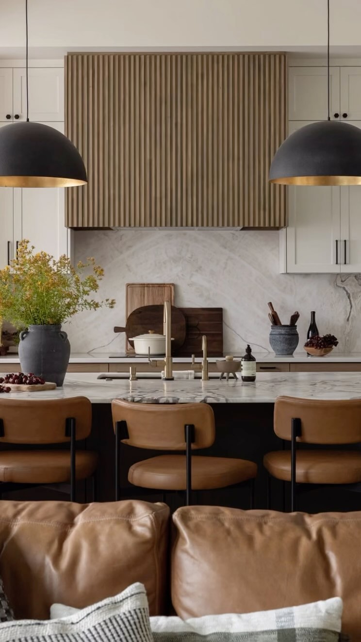Sneak peak at our recently completed new build in Sammamish! I cannot wait to share more from this one! Forever obsessed with this book matched marble backsplash and wood tambour hood surround!