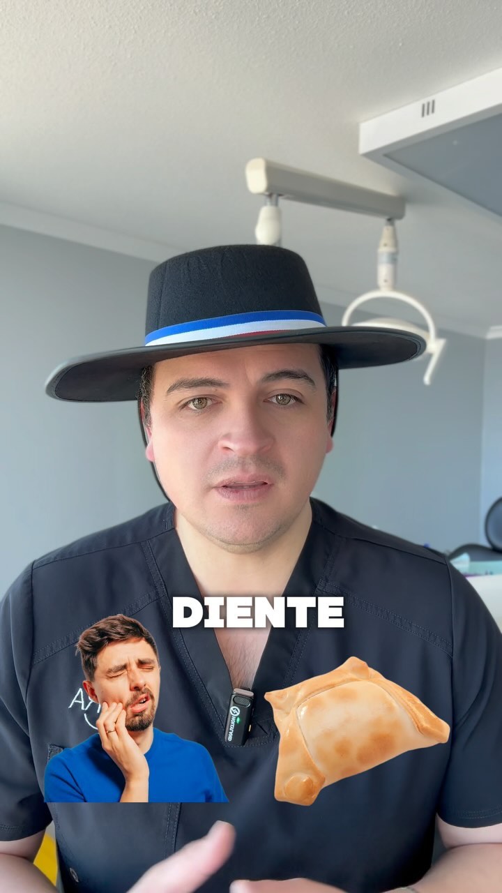 🎉 ¡Consejos de Fiestas Patrias con un toque odontológico! 🇨🇱
1️⃣ Si vas a beber, ¡entrega las llaves! 🍻⚠️ La seguridad es lo primero.
2️⃣ ¿Te pasaste con la empanada y rompiste un diente con la aceituna? 🫒😬 ¡No te preocupes! En @clinica.aura.ccp te lo arreglo rapidito con el sistema CEREC, sin dolor y con precisión. 🦷✨
¡A disfrutar de estas fiestas con responsabilidad y una sonrisa perfecta! 😄
#FiestasPatrias #Aceituna #Empanada #OdontologíaDigital #Cerec #CuidaTuSonrisa #RehabilitaciónOral #ClínicaAura