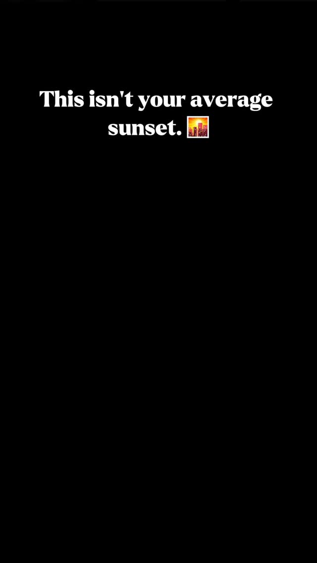 Golden hours hit different when you’re floating through Berlin with a glass of wine😍☀️
Share this with a special person you’d like to experience this with❤️
#Badedampfer #SunsetCruiseBerlin #BerlinBoatTour #FloatingHotTub #ChillVibesOnly #summersunsets #HotTubCruise #SkylineViews #UniqueBerlinExperience
#wellnessonthewater