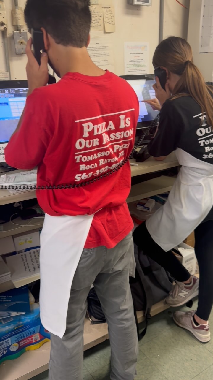 Our team really comes together throughout the day in order to pull off the magic of a pizzeria like ours. Often busy and sometimes chaotic, It’s always something special. 🍕❤️
🍕Tomasso’s Pizza and Subs🍕
📲Order Online at tomassospizza.com
Dine In••Takeout••Delivery
Family Owned & Operated
Est 1981 in Boca Raton, FL
561-392-8985