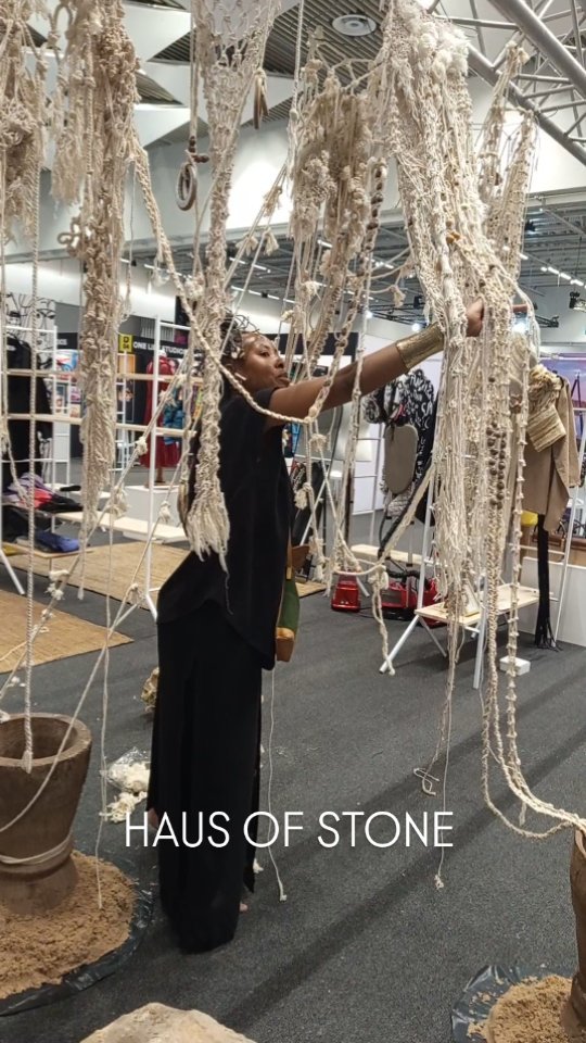 We are in Cape town ! The African Fashion Forum is loading ...
Danayi Madondo from @hausofstone has come from Zimbabwe and has prepared so many exciting things - from an ethereal runway, to stunning garments in the showroom and an interactive installation. See you on the 3rd! @fameweekafrica !
#fashionisart #dsgnexchange #africanfashion #aff24 #fameweekafrica #dsgn