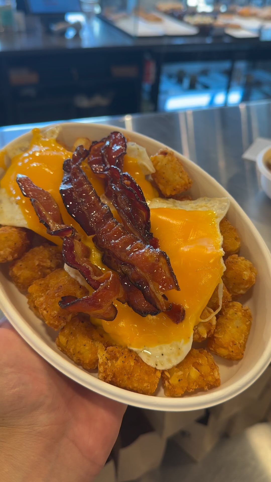 Check out this Maple candied bacon breakfast tot bowl 🍁🥓