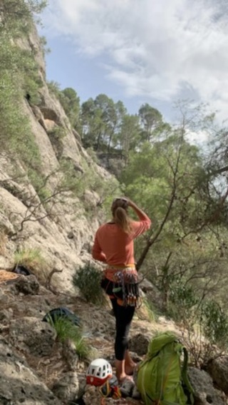 Följ med till Mallorca 25-27 oktober och njut av magisk natur och peppande klättring ✨😍 🌴👌
🌺 TVÅ platser kvar 🌺
Välj mellan 3 till 4 dagar klättring. Få tid över till egna aktiviteter eller återhämtning 🏝️ 🌅 🧘🏼♀️✨
Klätterutrustning ingår i din anmälan. Dela boende med andra deltagare eller boka eget boende.
Har du frågor eller vill följa med? Skicka DM 🏝️🌸👋
🌴 Varmt välkommen! 🌴
#systraribergen #rockclimbing #climbing #klättring #mallorca #experiencenature #outdoors #mountains