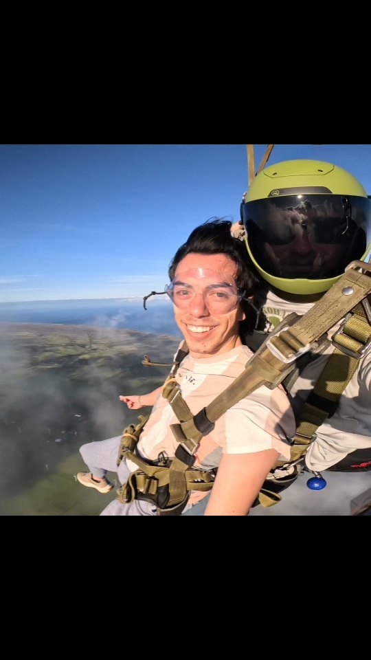 Setting the bar high ⬆️💪🏼🪂
#skydiving #hawaii #gopro #instagood #adrenaline #inspiration #bigislandgravity