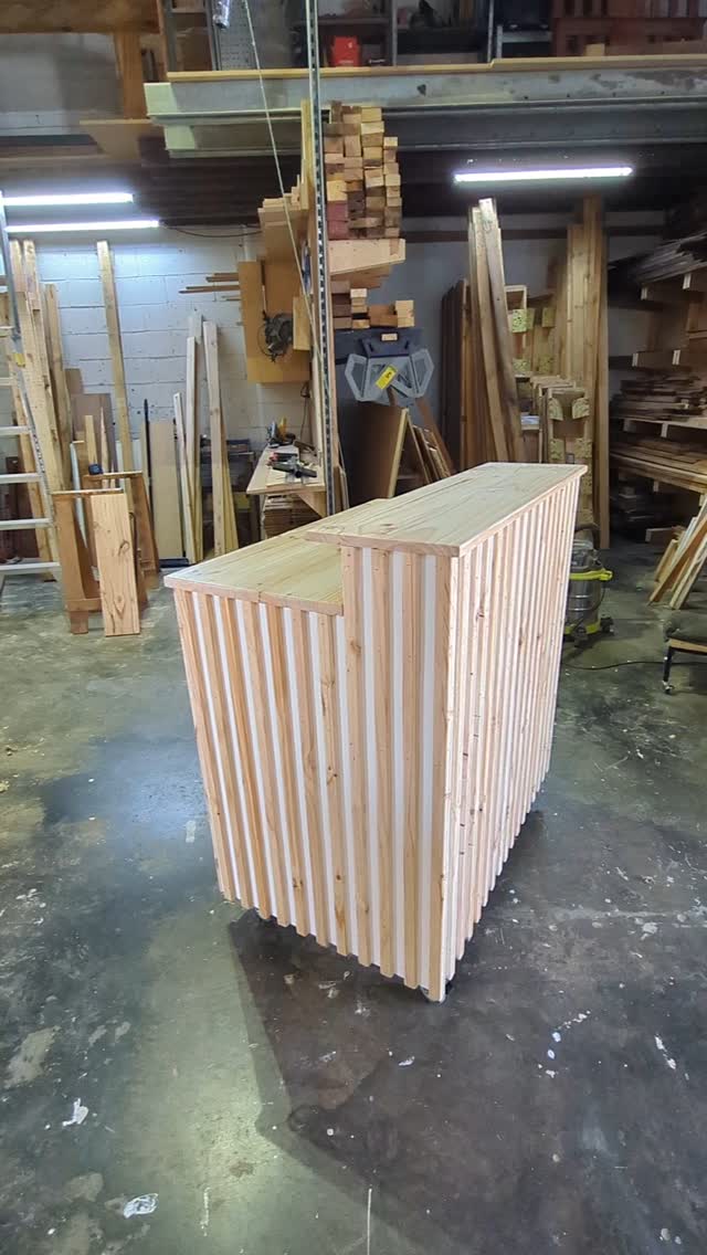 A little bit of Instagram Vs Reality of small businesses!
It may all look like smooth sailing, but behind the scenes, there's a lot of back-bending foot work!
Worth it though! To deliver these items for another happy customer 😍😁
#knotsandgrains #receptiondesk #reuswdwood #goldcoastbusiness #ecofriendly #reclaimedwood