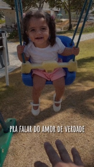 Como o tempo passa rápido… Parece que foi ontem que você chegou em nossas vidas, e hoje já vejo o quanto cresceu e se tornou essa mocinha incrível. Agradeço a Deus todos os dias por ter me abençoado com o dom de ser seu o seu papaiiii . Cada momento ao seu lado é uma dádiva, e sou eternamente grato por todas as alegrias que você trouxe para minha vida. Que Deus continue te abençoando e guiando seus passos. Te amo infinitamente Maria !