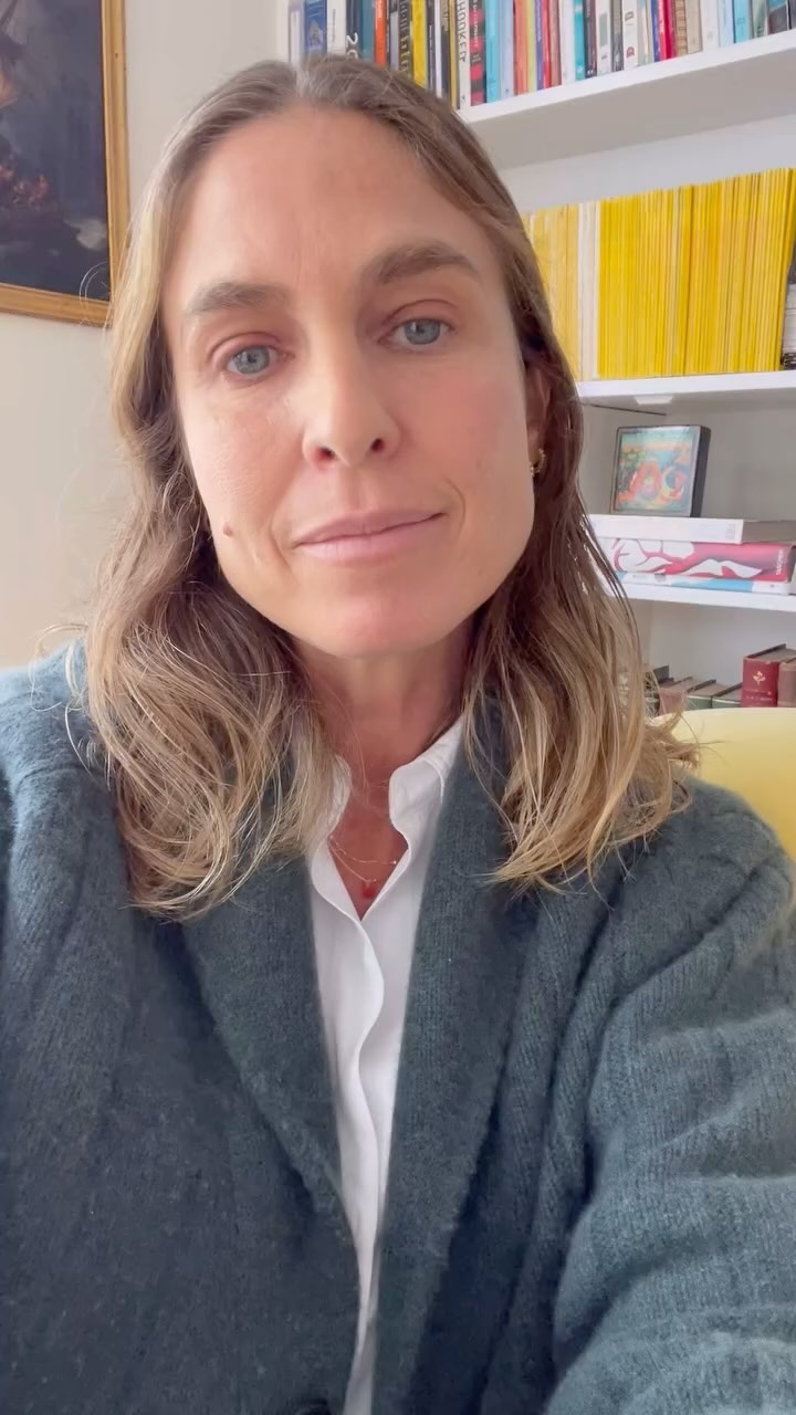 Un poquito sobre la importancia de la #meditación para la vida y cualquier proceso #terapéutico incluyendo el procesamiento de herida de #trauma 🧘♂️ Encuentra un espacio de tu dia, para acompañarte en silencio, observando sin juzgar lo que sea que estas experimentando… abraza tu experiencia, sin tratar de cambiarla, simplemente observando.
.
#emotionalalchemy
#expandiendolaexperiencia
#psicoterapiagestalt
#emdr #trauma #gestalt #meditacion