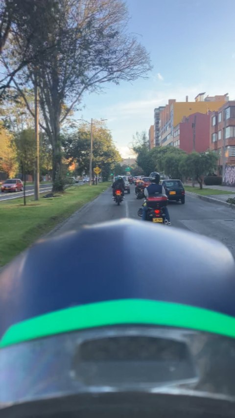 Hace años desee poder tomar una "mototaxi" en Bogotá, la movilidad vehicular es muy lenta. Ayer pude disfrutar de ese servicio y en una hora hice lo que en carro o transmitiendo, me hubiera tomado hasta tres horas. #UberMoto