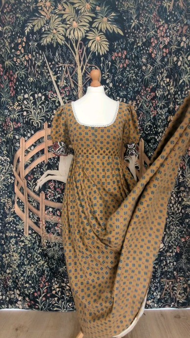 💐 Ma collection de robes Paeonia ✨ La toute première que j'ai réalisée est celle de couleur moutarde et ce fut comme une petite révélation 🥰 C'est un modèle versatile que je porte aussi bien au quotidien que pour des occasions particulières 🪻
On s'essaye aux réels soyez indulgents 🥹🥹