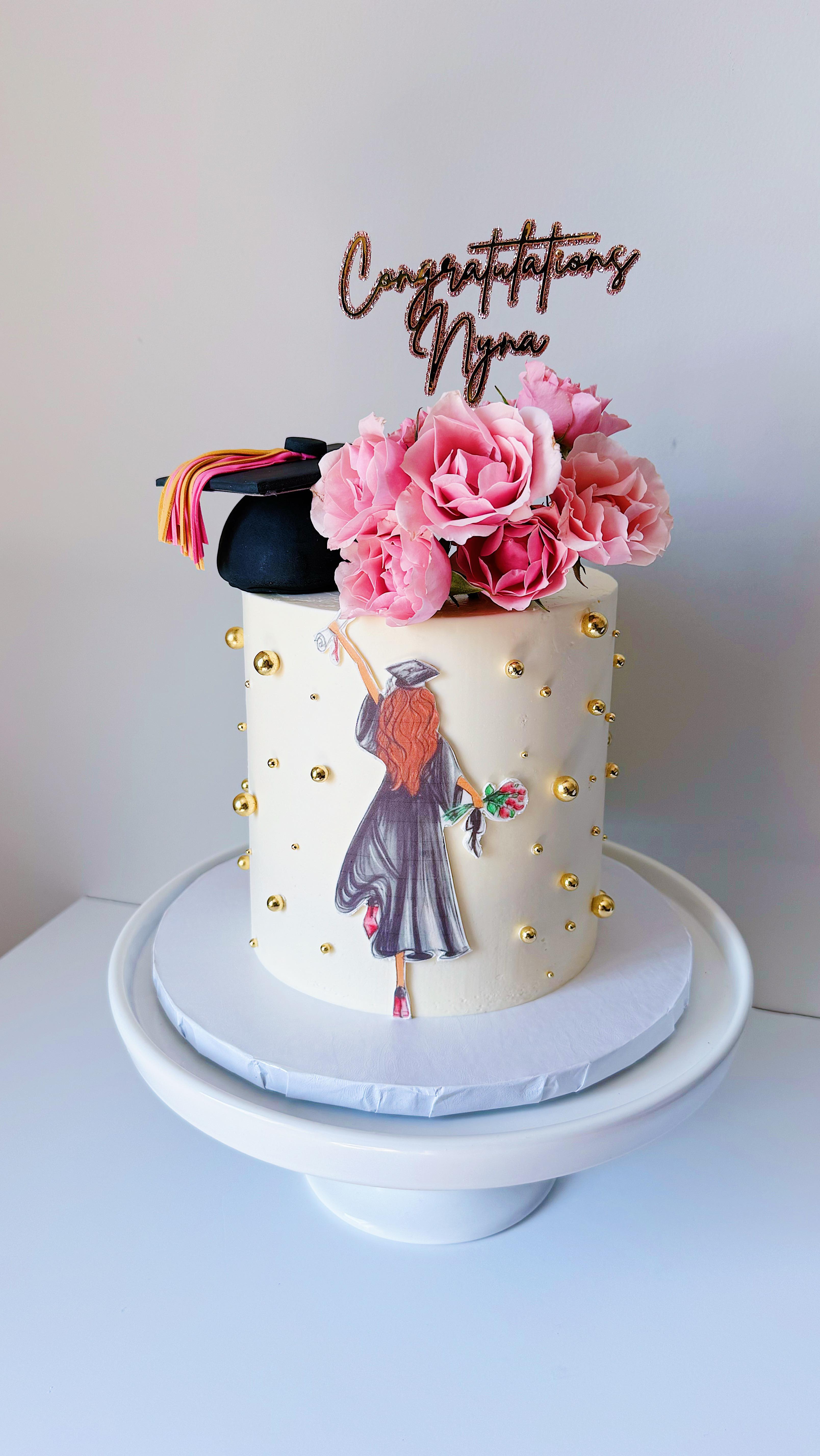 She’s her! 🎓✨
Congratulations Nyna 🤗✨🌹
@cricut - custom topper
@traderjoes - florals
@canva - topper font
@bakedeco - cake drum
@amazon - cake box
•
•
•
#nycbaker #statenislandbaker #nybaker #cake #cakesofinstagram #cakedecorating #statenisland #gradcake #edibleimages #cakes #graduationcake #shedidthat #customcake