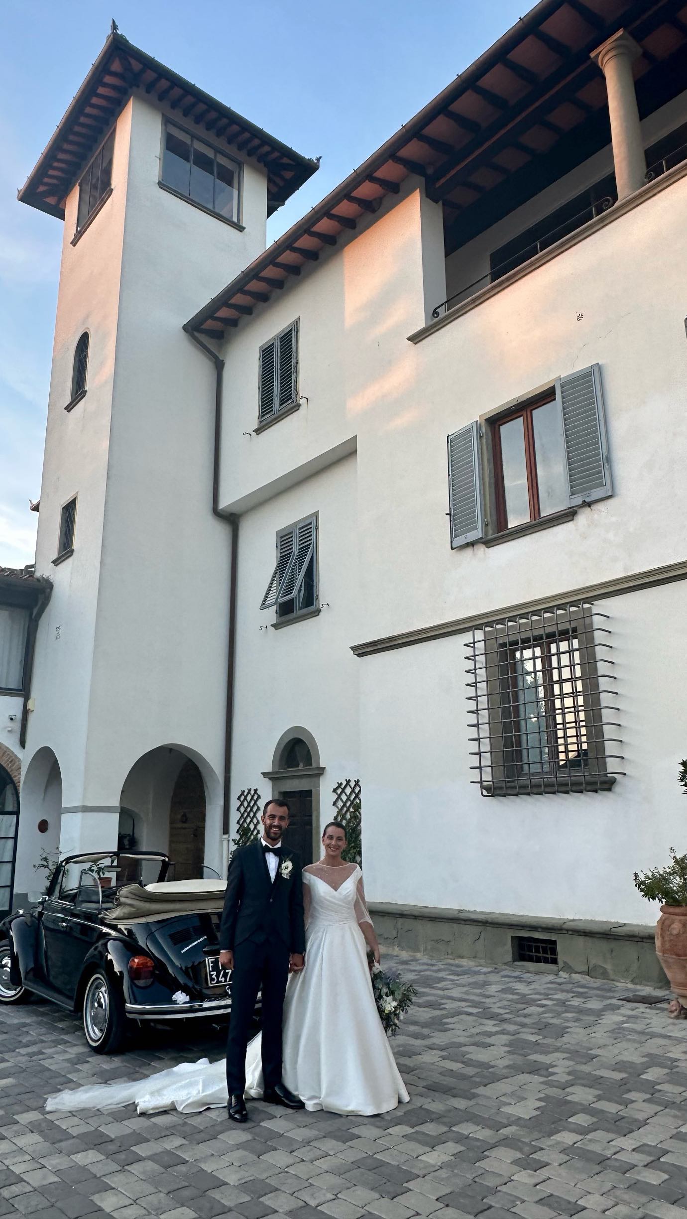 L’Amore è complicità, gioia e crescere insieme
Irene & Filippo hanno coronato il loro sogno a Villa Le Sorti ♥️
.
.
.
#villalesorti #weddingvenue #wedding #location #locationeventi #redcarpet #weddingday #weddingdecor #weddingphotography #weddingstyle #weddingdesign #weddingphotographer #weddinglocation #locationmatrimonio #locationtop #weddingtime #giardinodegliagrumi #tuscanywedding #tuscany #italianwedding #weddingitaly #wedding2023 #love
