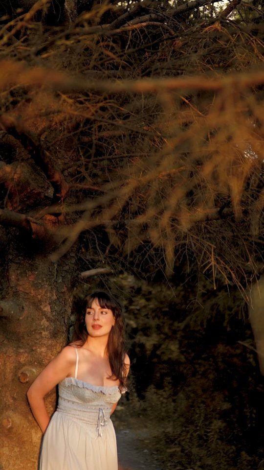 & just like that summer is over.
~
Quick portrait shoot by @archellvergara
#videoportrait #natureshorts #sombrebeings #seeksimplicity #houseofcb #torontomodel