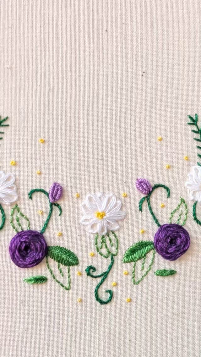 Sew yourself flowers! 💐
Stitched a purple version of my Spring Wreath class to record the class videos for my upcoming EGA class. Just the voice overs to add (I find it easier to add later than keep taking). Colour choose at registration.
I will speed some sections up as elements are repeated but the videos will be the whole process from start to finish.
This class is perfect for beginners and registration opens on the 2nd of July and Closes 6th August.
Link in bio via link tree.
#springwreath #beginnerembroidery #embroiderytutor
#embroideryclass #embroiderykit #surfacestitches #purplerose #daisy
