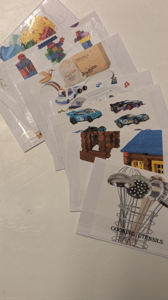 Loved using these @dollartree label holders to create visual labels for kids toys!
#organizinginspiration #dollartreefinds #dollartreehacks #dollartreeorganization #organizingfun